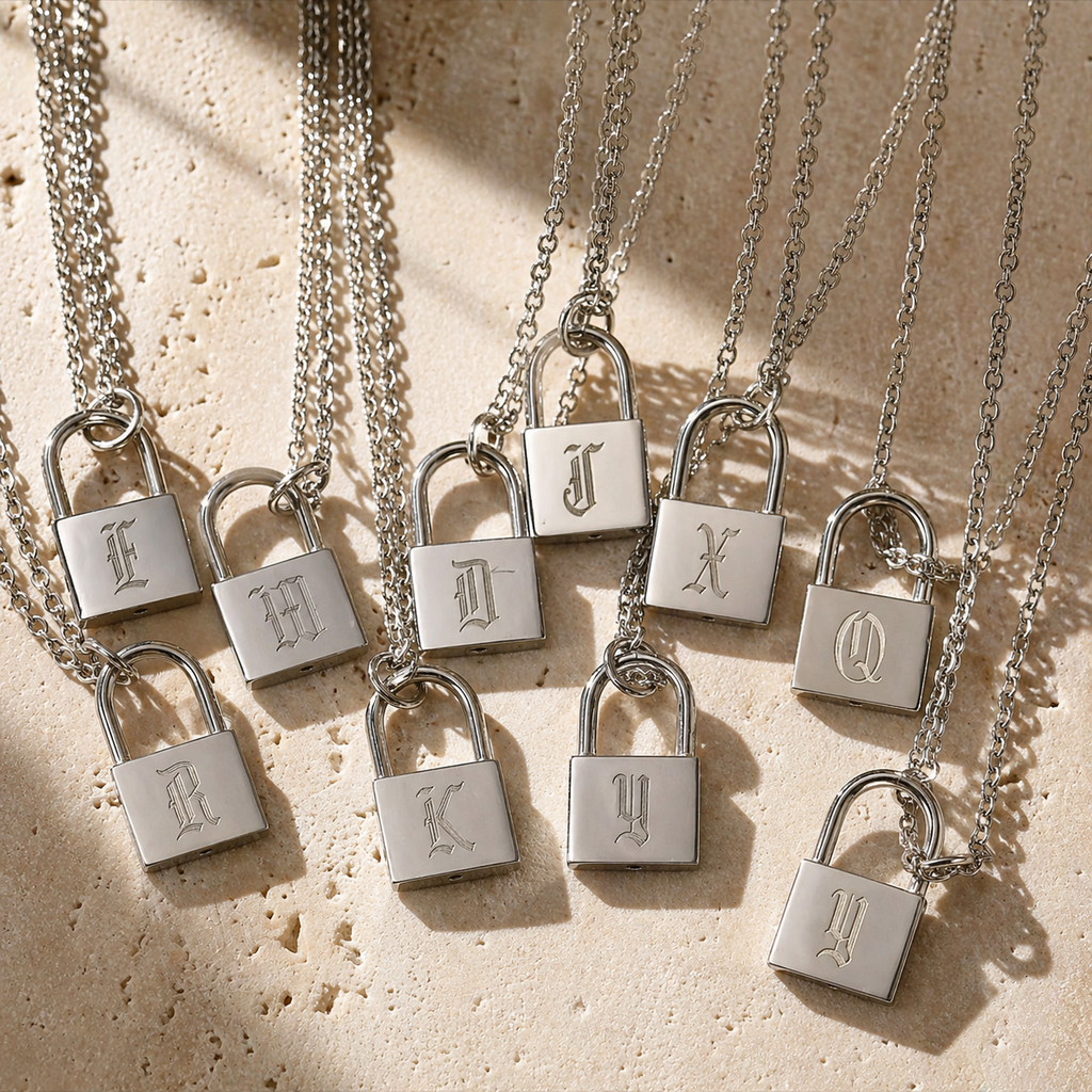 Désir Necklaces