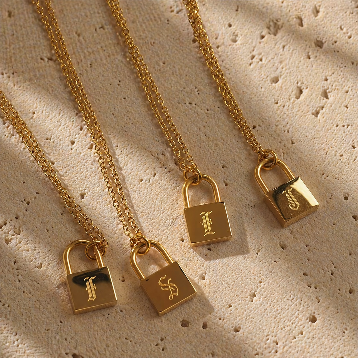 Désir Necklaces