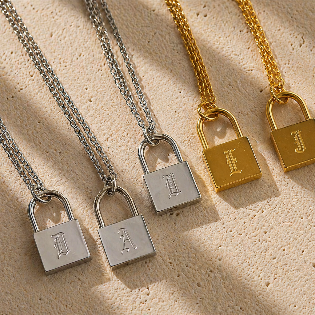 Désir Necklaces