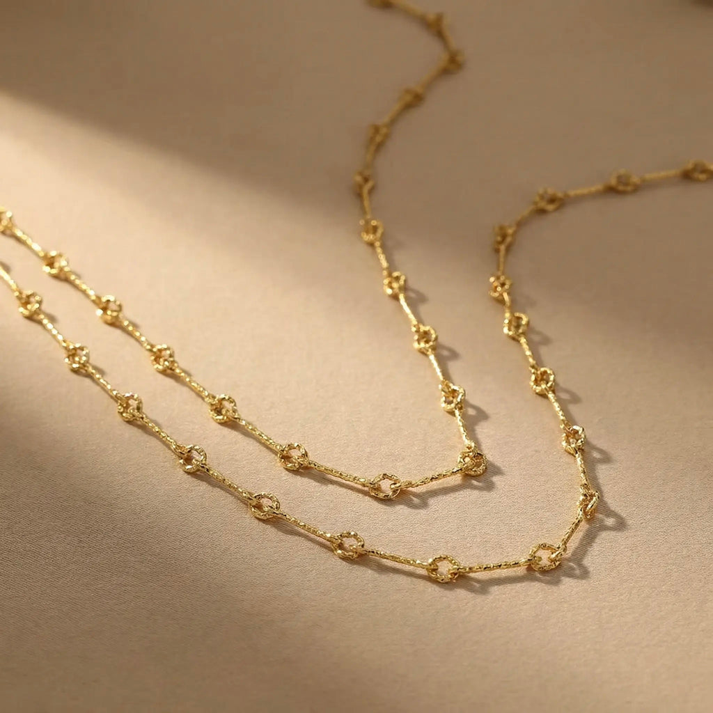 Knota Necklace