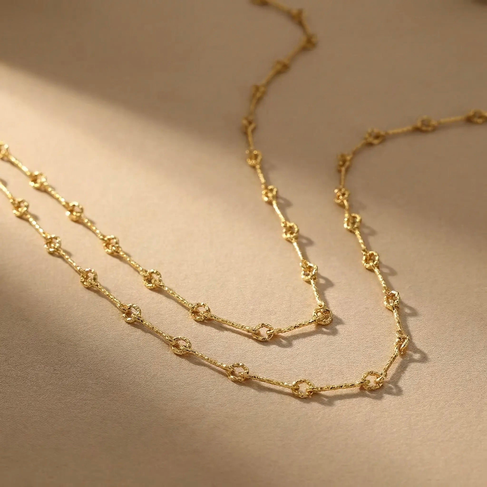 Knota Necklace