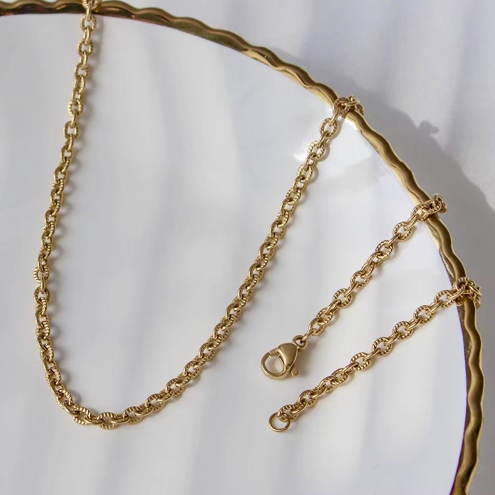 Velin Necklace